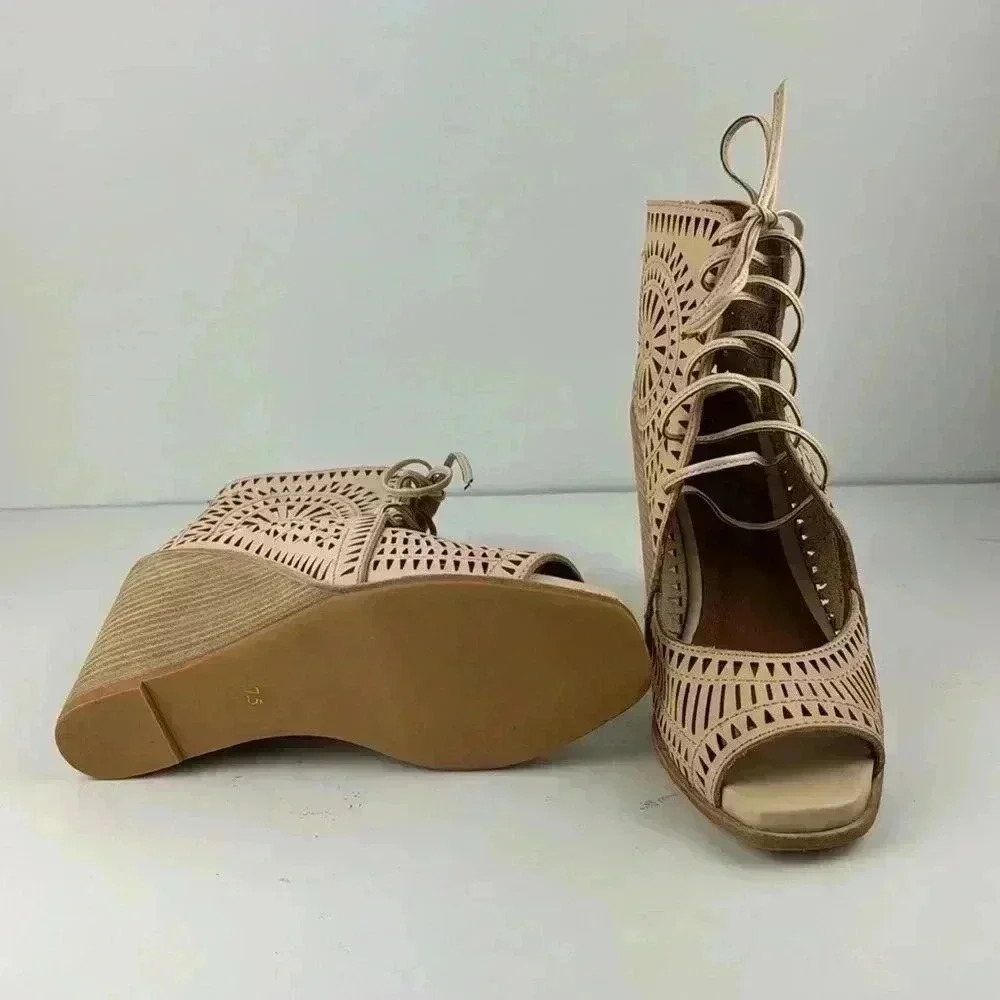 JEFFREY CAMPBELL SIZE 7.5 NW Box WEDGE EYELET CUT OUT LEATHER BOHO OPEN TOE - Picture 10 of 11